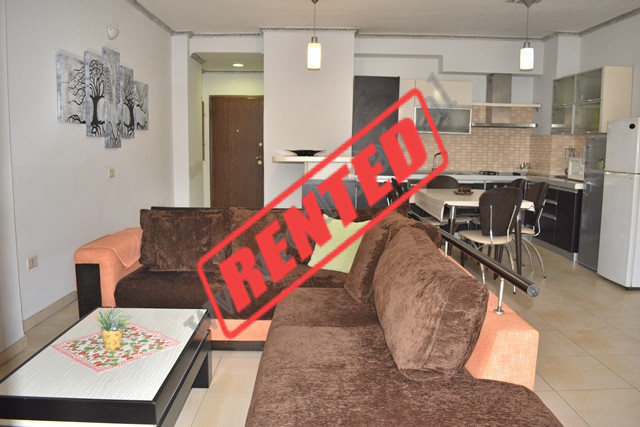 Apartament me qera ne fillimin e rruges Dritan Hoxha ne Tirane.

Ndodhet ne katin e 5-te ne nje pa